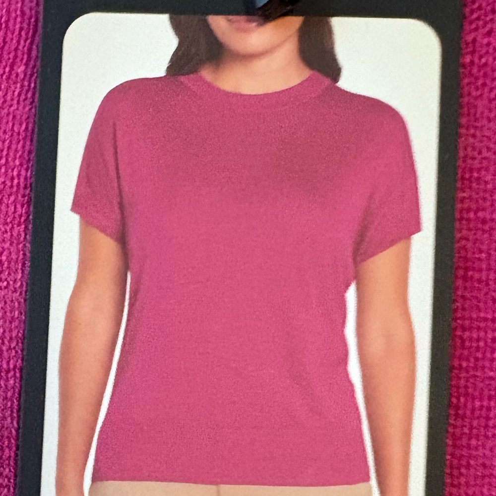 NWT - Banana Republic - Fuchsia Short Sleeve Top - Size M